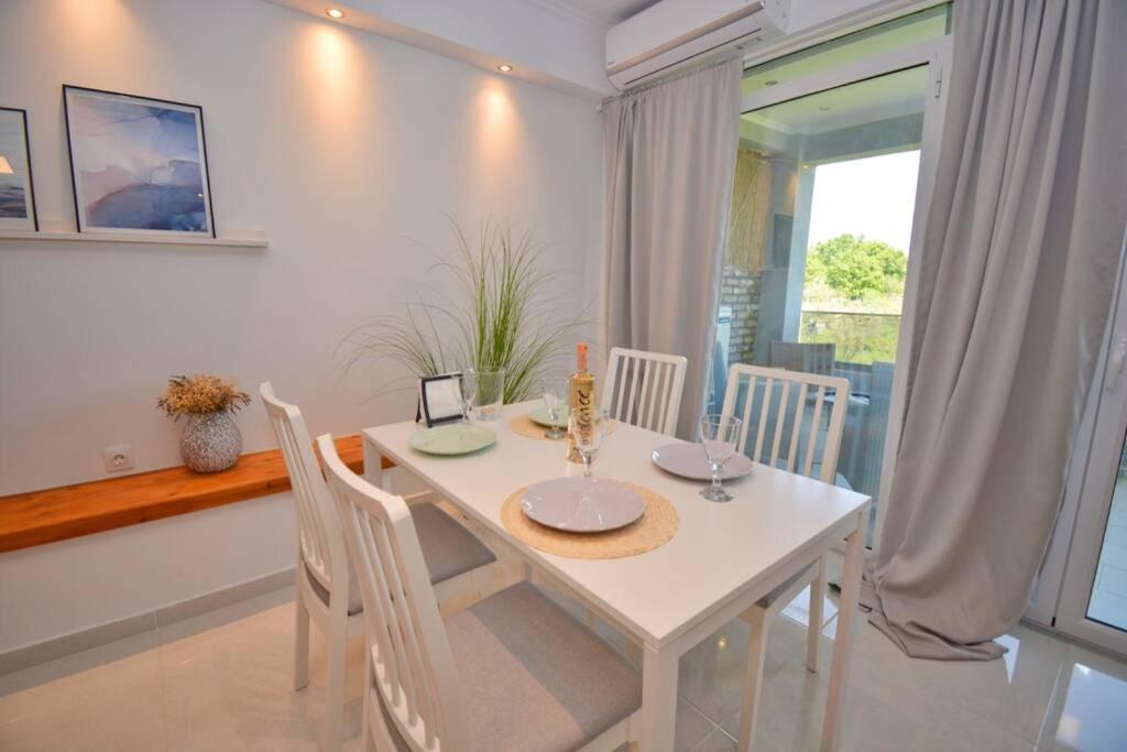 Potamos Deluxe White Apartment Exterior foto