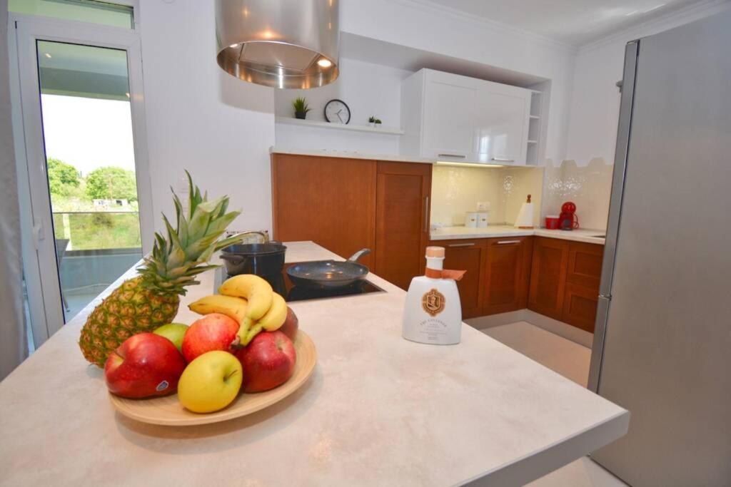 Potamos Deluxe White Apartment Exterior foto